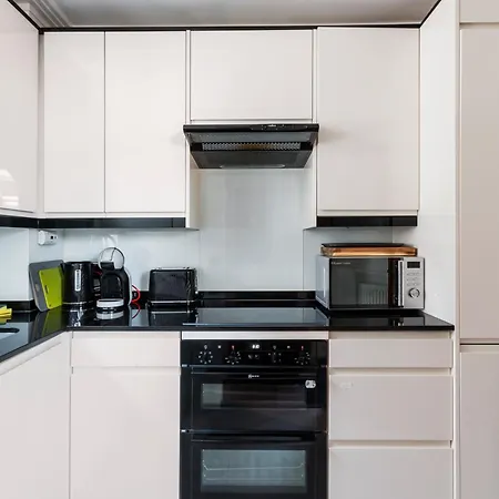 Weybridge - 2 Bed - Parking Apartment Exterior photo