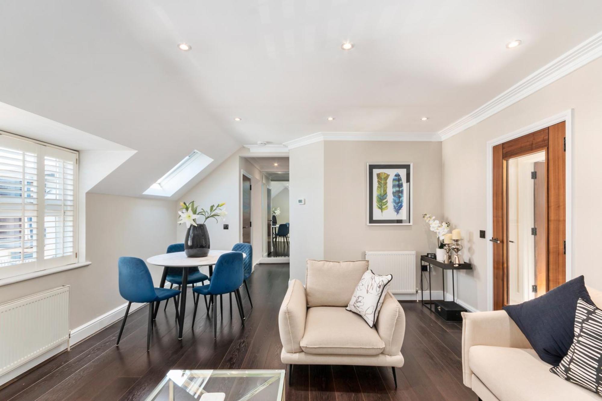- 2 Bed - Parking